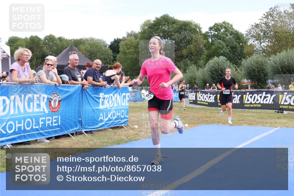 31.08.2025 - Elbe Triathlon Hamburg Strokosch-Dieckow http://msf.ph/oto/8657038 31.08.2025 12:13:46 Ziel 817, 1548, 1613 meine-sportfotos.de