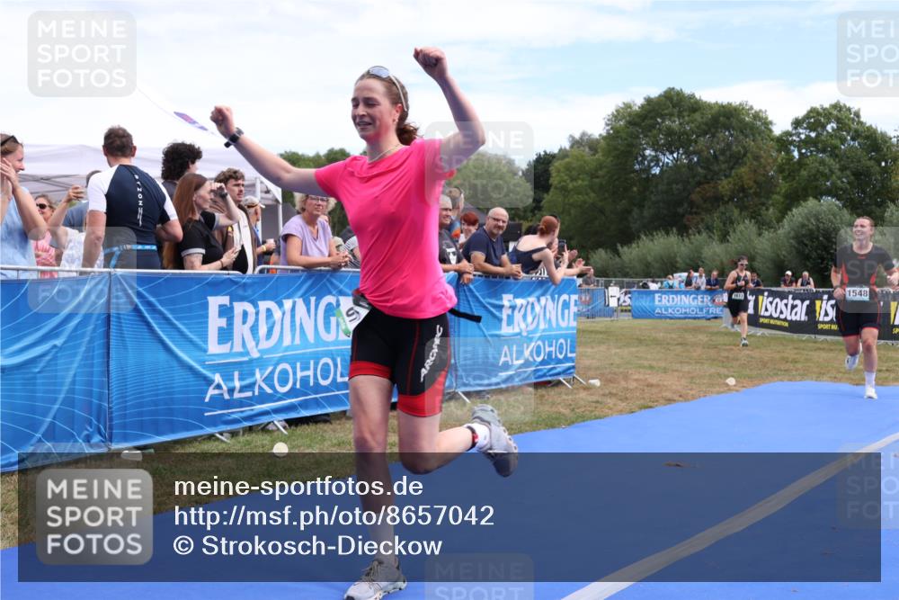 31.08.2025 - Elbe Triathlon Hamburg Strokosch-Dieckow http://msf.ph/oto/8657042 31.08.2025 12:13:47 Ziel 817, 1548, 1613 meine-sportfotos.de