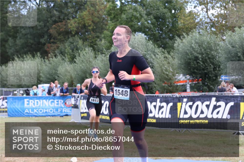 31.08.2025 - Elbe Triathlon Hamburg Strokosch-Dieckow http://msf.ph/oto/8657044 31.08.2025 12:13:48 Ziel 817, 1548, 1613 meine-sportfotos.de
