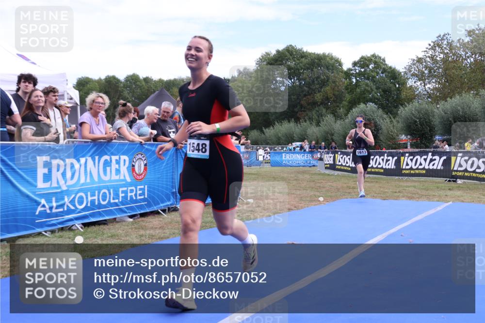31.08.2025 - Elbe Triathlon Hamburg Strokosch-Dieckow http://msf.ph/oto/8657052 31.08.2025 12:13:49 Ziel 817, 1548, 1613 meine-sportfotos.de