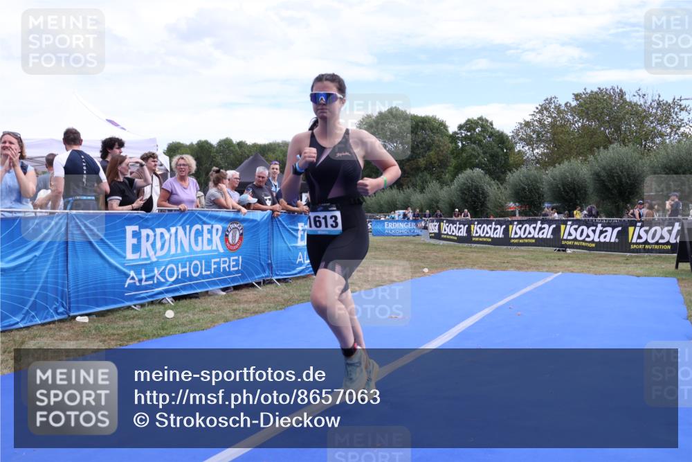 31.08.2025 - Elbe Triathlon Hamburg Strokosch-Dieckow http://msf.ph/oto/8657063 31.08.2025 12:13:52 Ziel 1548, 1613 meine-sportfotos.de