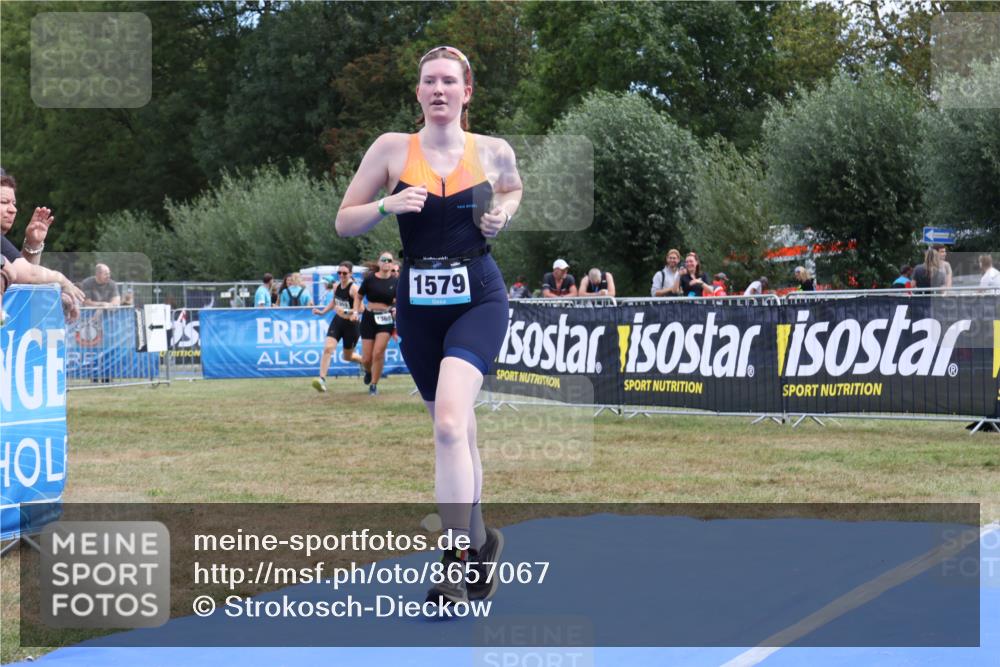 31.08.2025 - Elbe Triathlon Hamburg Strokosch-Dieckow http://msf.ph/oto/8657067 31.08.2025 12:14:20 Ziel 1351, 1369, 1579 meine-sportfotos.de