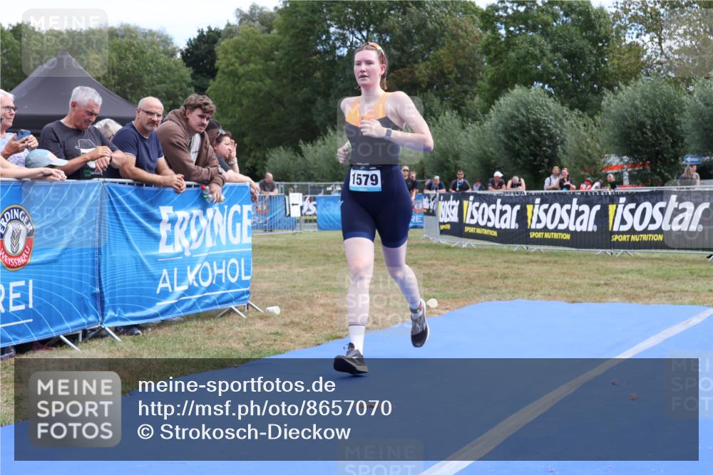 31.08.2025 - Elbe Triathlon Hamburg Strokosch-Dieckow http://msf.ph/oto/8657070 31.08.2025 12:14:20 Ziel 1351, 1369, 1579 meine-sportfotos.de
