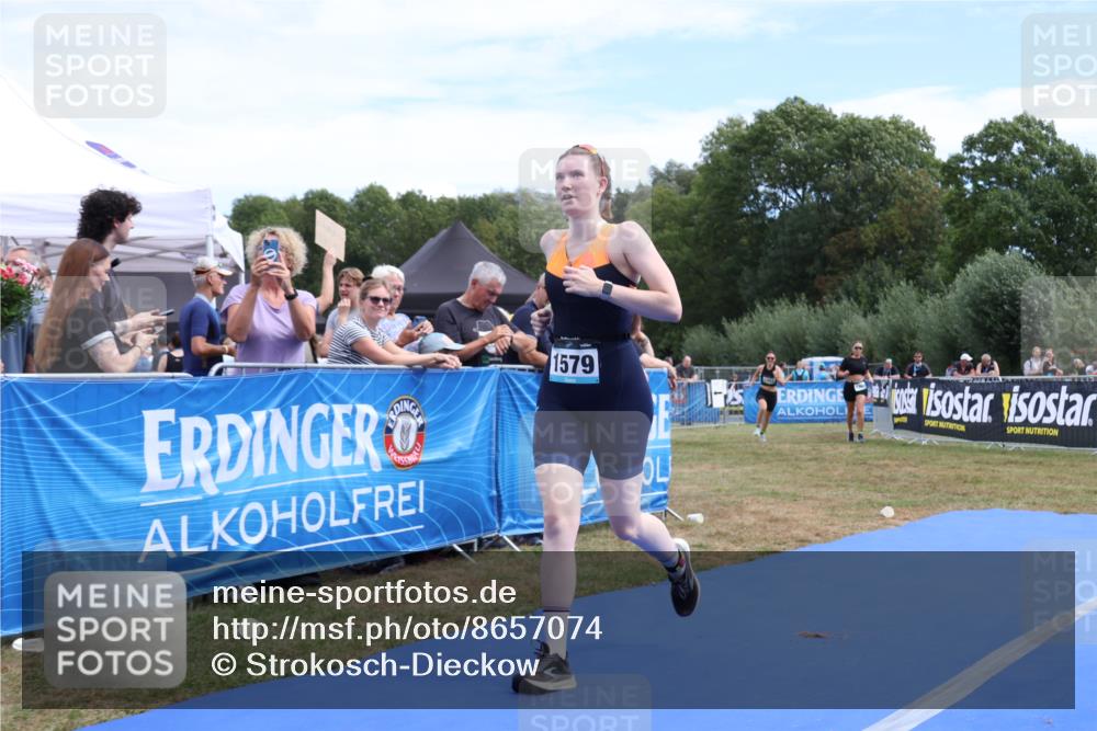 31.08.2025 - Elbe Triathlon Hamburg Strokosch-Dieckow http://msf.ph/oto/8657074 31.08.2025 12:14:21 Ziel 1351, 1369, 1579 meine-sportfotos.de