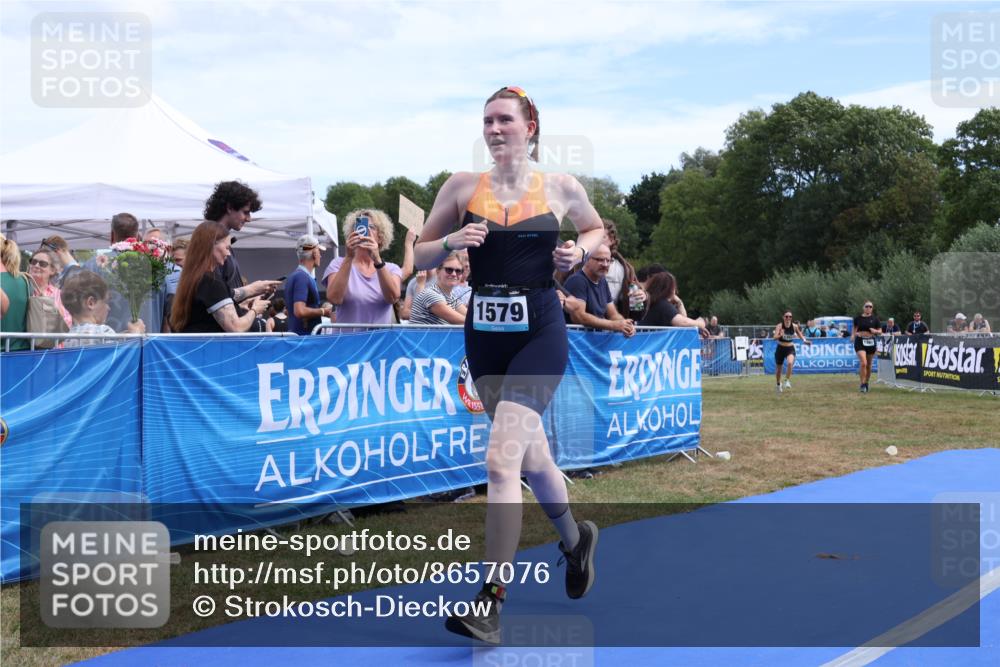 31.08.2025 - Elbe Triathlon Hamburg Strokosch-Dieckow http://msf.ph/oto/8657076 31.08.2025 12:14:21 Ziel 1351, 1369, 1579 meine-sportfotos.de