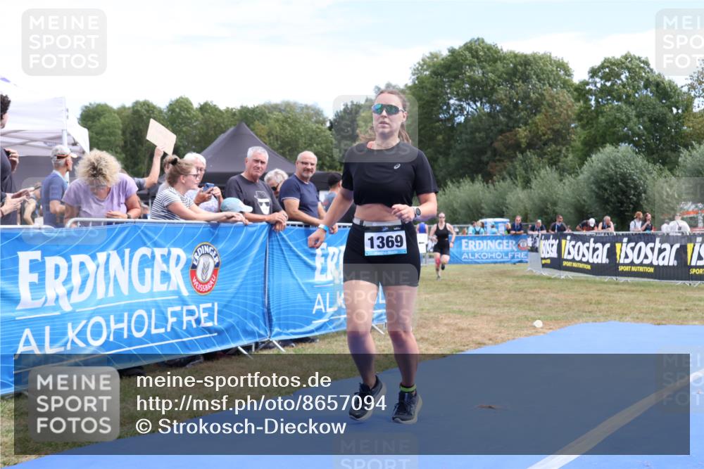 31.08.2025 - Elbe Triathlon Hamburg Strokosch-Dieckow http://msf.ph/oto/8657094 31.08.2025 12:14:27 Ziel 1351, 1369, 1394 meine-sportfotos.de