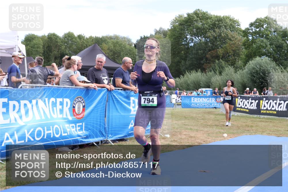 31.08.2025 - Elbe Triathlon Hamburg Strokosch-Dieckow http://msf.ph/oto/8657117 31.08.2025 12:14:40 Ziel 794 meine-sportfotos.de
