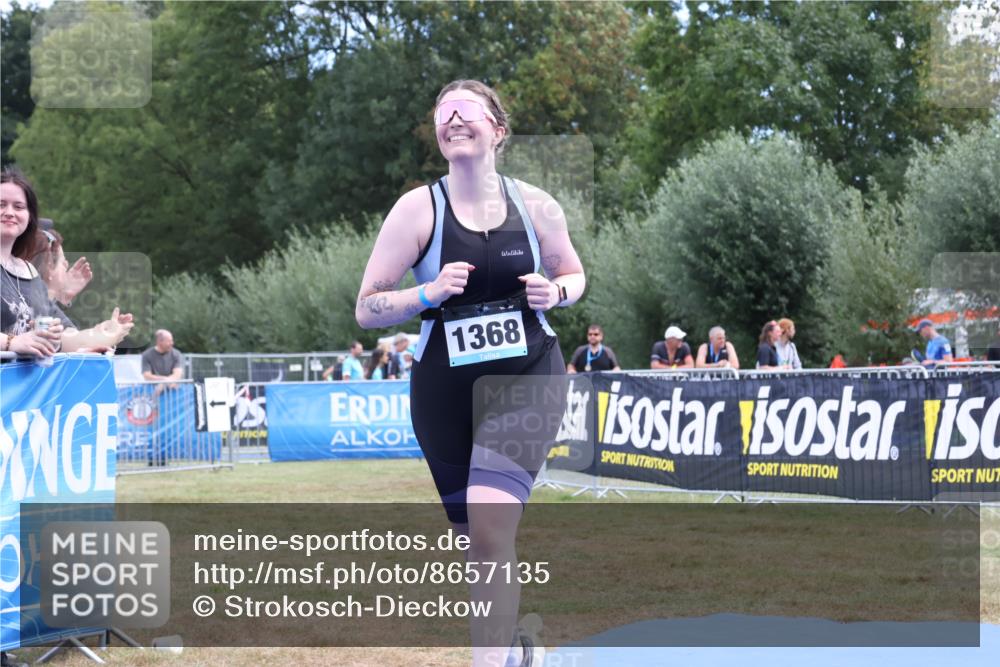 31.08.2025 - Elbe Triathlon Hamburg Strokosch-Dieckow http://msf.ph/oto/8657135 31.08.2025 12:15:01 Ziel 1368 meine-sportfotos.de