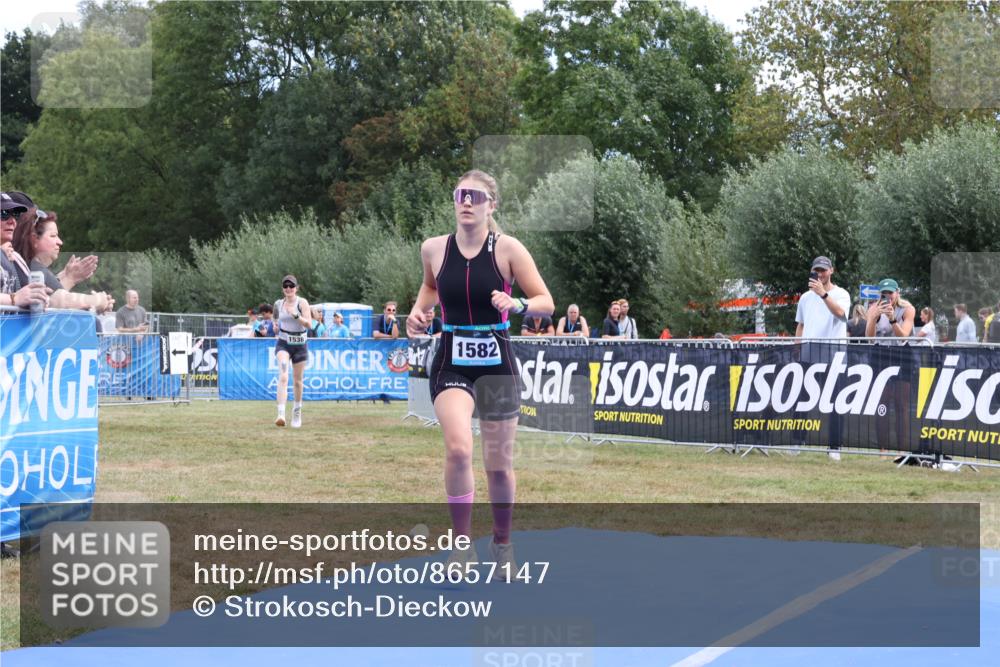 31.08.2025 - Elbe Triathlon Hamburg Strokosch-Dieckow http://msf.ph/oto/8657147 31.08.2025 12:15:12 Ziel 1538, 1582 meine-sportfotos.de