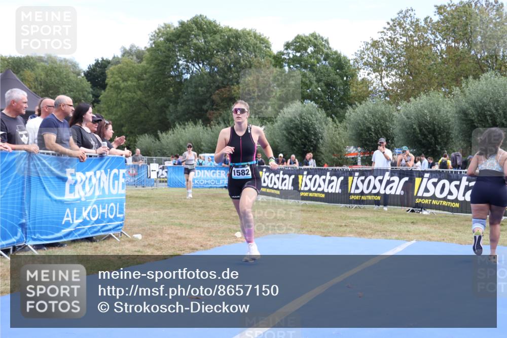 31.08.2025 - Elbe Triathlon Hamburg Strokosch-Dieckow http://msf.ph/oto/8657150 31.08.2025 12:15:12 Ziel 1538, 1582 meine-sportfotos.de