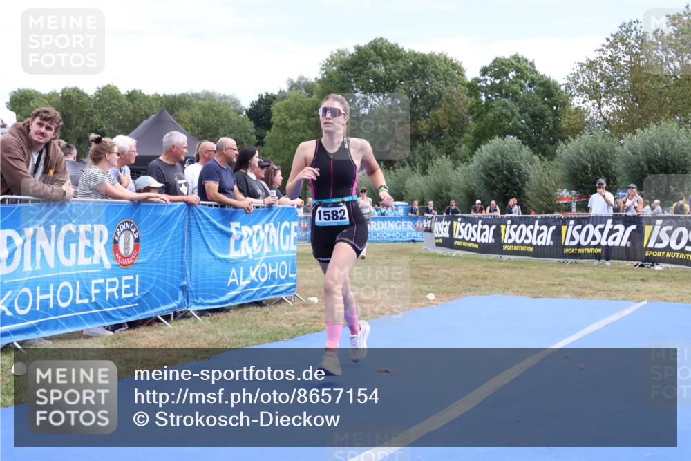 31.08.2025 - Elbe Triathlon Hamburg Strokosch-Dieckow http://msf.ph/oto/8657154 31.08.2025 12:15:13 Ziel 1538, 1582 meine-sportfotos.de