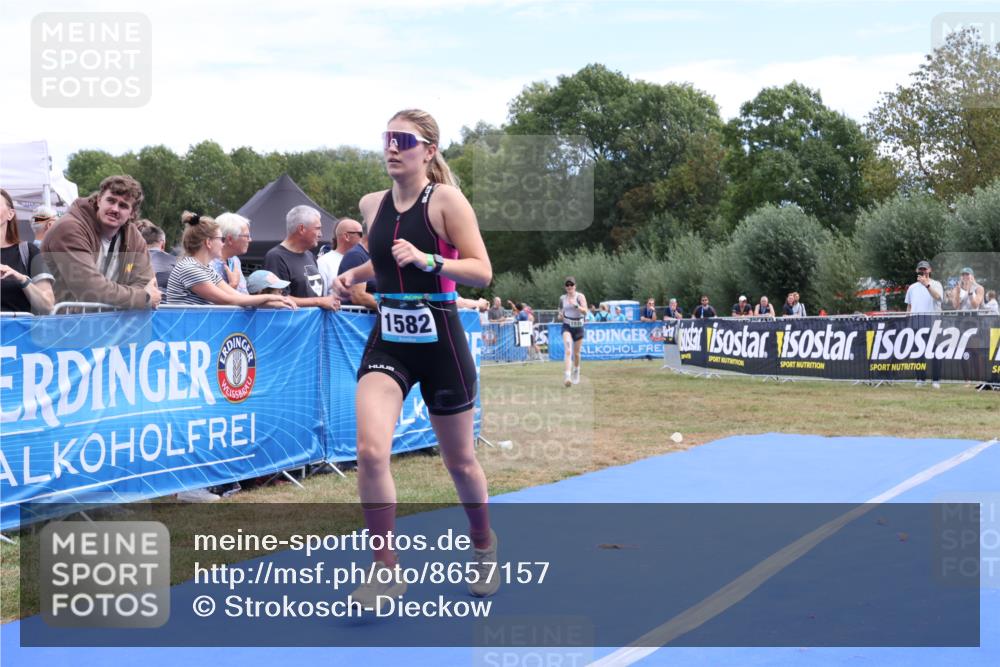 31.08.2025 - Elbe Triathlon Hamburg Strokosch-Dieckow http://msf.ph/oto/8657157 31.08.2025 12:15:13 Ziel 1538, 1582 meine-sportfotos.de