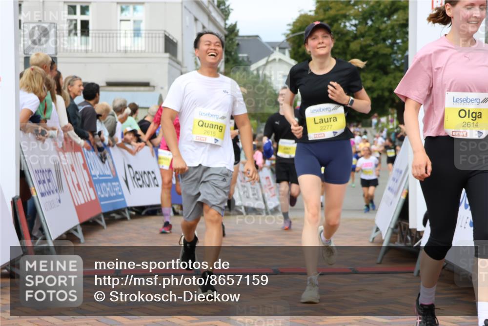 31.08.2025 - 21. Blankeneser Heldenlauf Strokosch-Dieckow http://msf.ph/oto/8657159 31.08.2025 10:29:37 Ziel 2491, 2578, 2614, 2615, 2426, 2684, 2538, 2558, 2277 meine-sportfotos.de