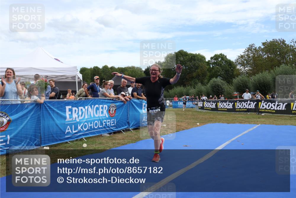 31.08.2025 - Elbe Triathlon Hamburg Strokosch-Dieckow http://msf.ph/oto/8657182 31.08.2025 12:15:40 Ziel 1506 meine-sportfotos.de