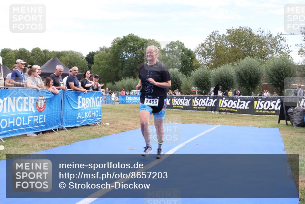 31.08.2025 - Elbe Triathlon Hamburg Strokosch-Dieckow http://msf.ph/oto/8657203 31.08.2025 12:16:20 Ziel 1455, 1541, 1574 meine-sportfotos.de