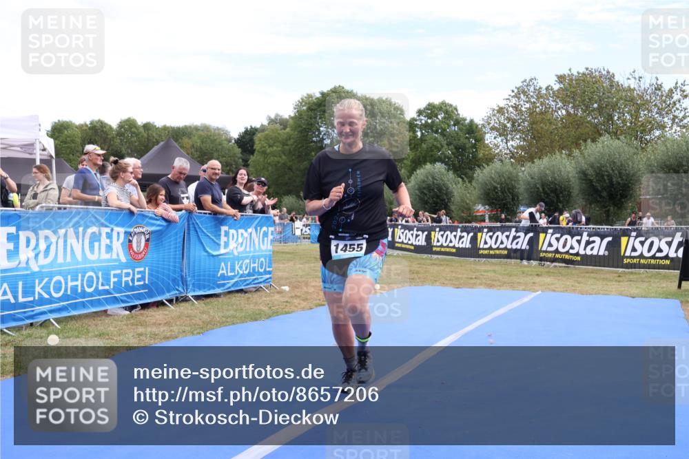 31.08.2025 - Elbe Triathlon Hamburg Strokosch-Dieckow http://msf.ph/oto/8657206 31.08.2025 12:16:20 Ziel 1455, 1541, 1574 meine-sportfotos.de