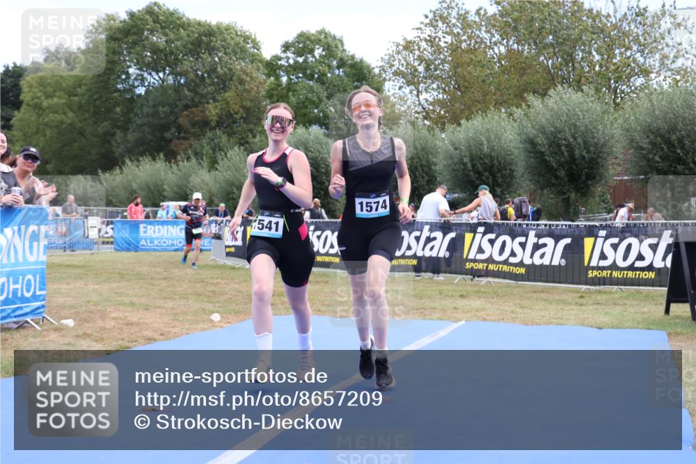 31.08.2025 - Elbe Triathlon Hamburg Strokosch-Dieckow http://msf.ph/oto/8657209 31.08.2025 12:16:28 Ziel 1541, 1574 meine-sportfotos.de