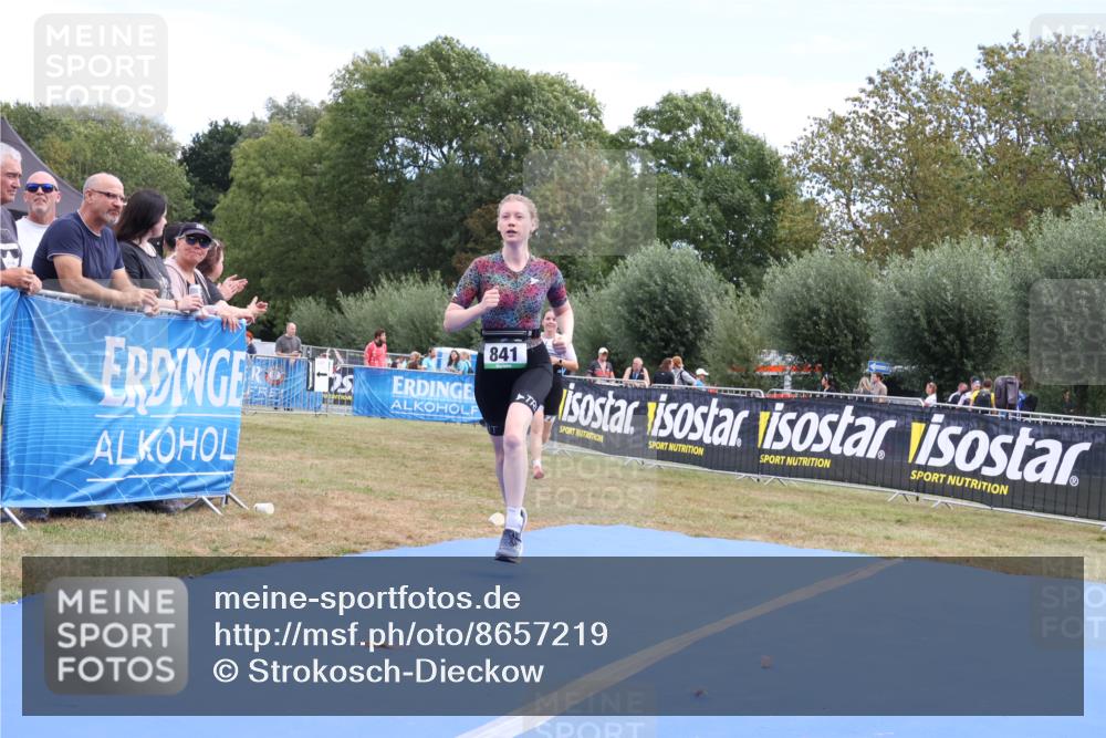 31.08.2025 - Elbe Triathlon Hamburg Strokosch-Dieckow http://msf.ph/oto/8657219 31.08.2025 12:16:44 Ziel 841, 1520 meine-sportfotos.de