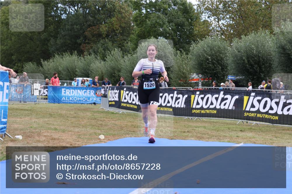 31.08.2025 - Elbe Triathlon Hamburg Strokosch-Dieckow http://msf.ph/oto/8657228 31.08.2025 12:16:46 Ziel 841, 1520 meine-sportfotos.de