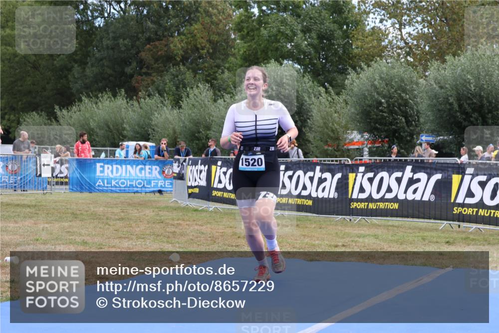 31.08.2025 - Elbe Triathlon Hamburg Strokosch-Dieckow http://msf.ph/oto/8657229 31.08.2025 12:16:47 Ziel 841, 1520 meine-sportfotos.de