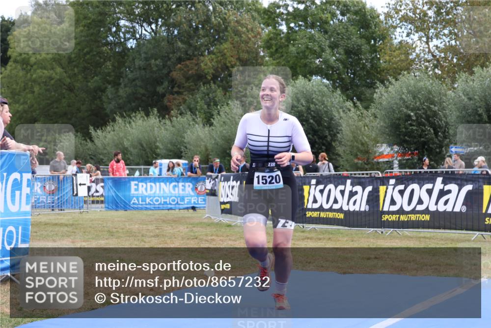 31.08.2025 - Elbe Triathlon Hamburg Strokosch-Dieckow http://msf.ph/oto/8657232 31.08.2025 12:16:47 Ziel 841, 1520 meine-sportfotos.de