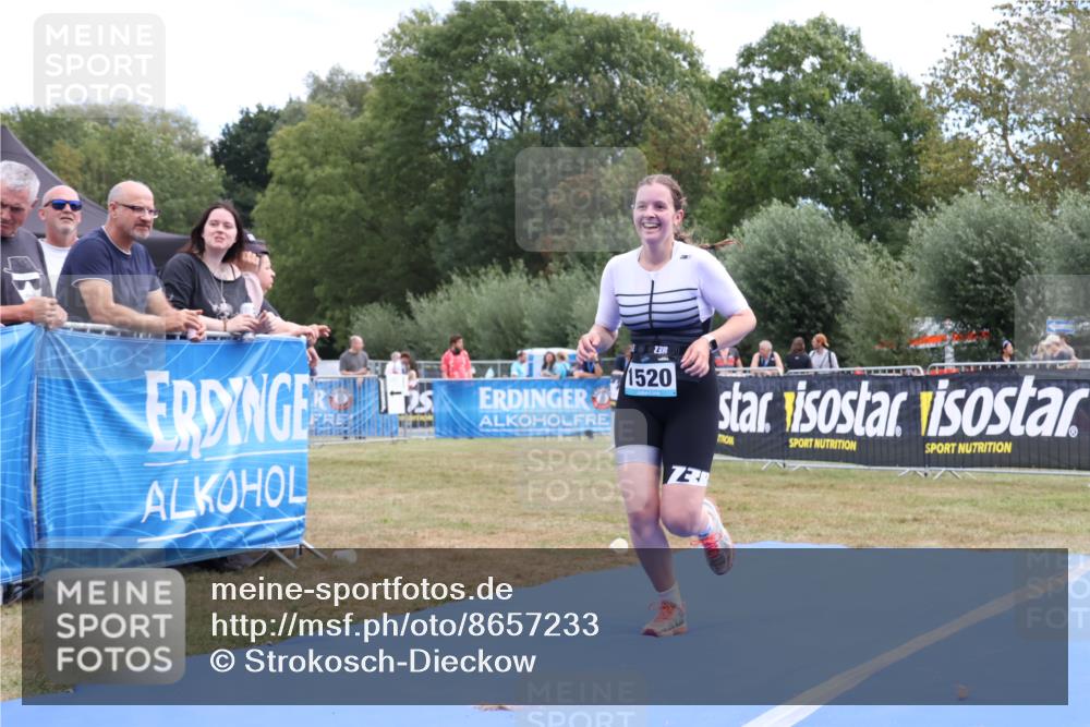 31.08.2025 - Elbe Triathlon Hamburg Strokosch-Dieckow http://msf.ph/oto/8657233 31.08.2025 12:16:47 Ziel 841, 1520 meine-sportfotos.de