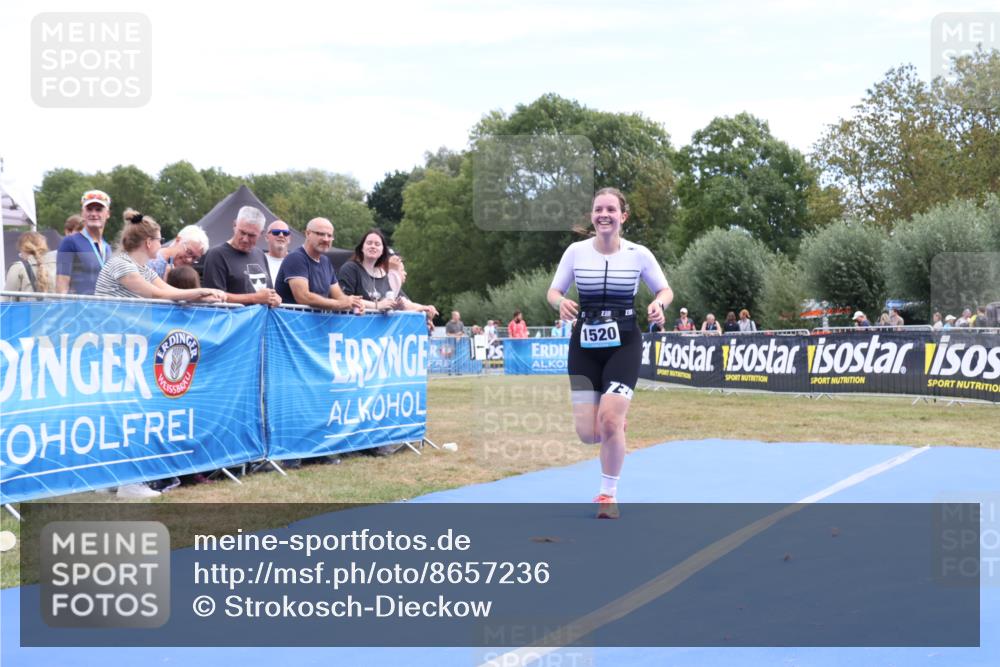 31.08.2025 - Elbe Triathlon Hamburg Strokosch-Dieckow http://msf.ph/oto/8657236 31.08.2025 12:16:48 Ziel 841, 1520 meine-sportfotos.de