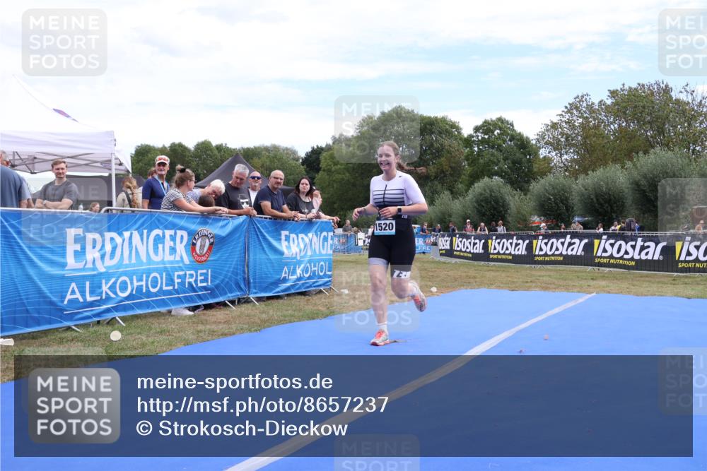 31.08.2025 - Elbe Triathlon Hamburg Strokosch-Dieckow http://msf.ph/oto/8657237 31.08.2025 12:16:48 Ziel 841, 1520 meine-sportfotos.de