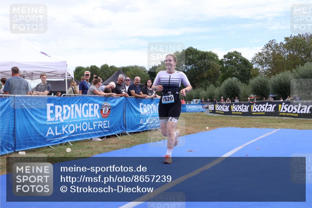 31.08.2025 - Elbe Triathlon Hamburg Strokosch-Dieckow http://msf.ph/oto/8657239 31.08.2025 12:16:48 Ziel 841, 1520 meine-sportfotos.de