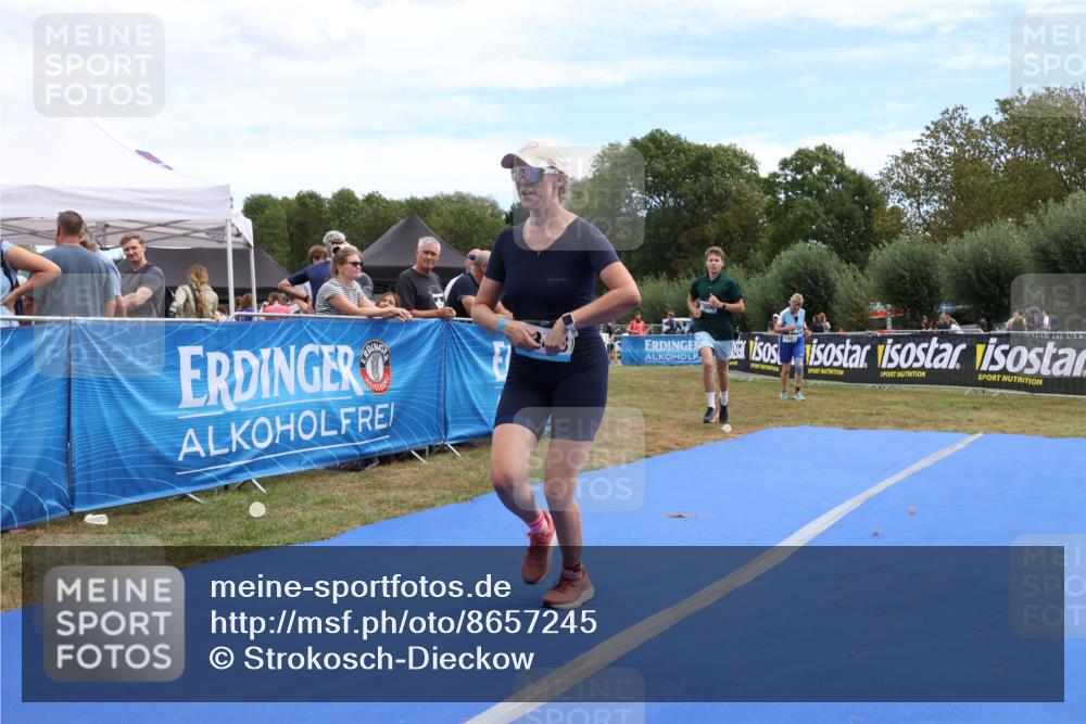 31.08.2025 - Elbe Triathlon Hamburg Strokosch-Dieckow http://msf.ph/oto/8657245 31.08.2025 12:17:05 Ziel 1348, 1507, 1606 meine-sportfotos.de