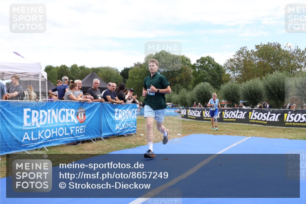 31.08.2025 - Elbe Triathlon Hamburg Strokosch-Dieckow http://msf.ph/oto/8657249 31.08.2025 12:17:07 Ziel 1348, 1507, 1606 meine-sportfotos.de