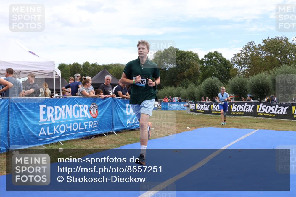 31.08.2025 - Elbe Triathlon Hamburg Strokosch-Dieckow http://msf.ph/oto/8657251 31.08.2025 12:17:07 Ziel 1348, 1507, 1606 meine-sportfotos.de
