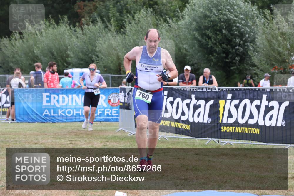 31.08.2025 - Elbe Triathlon Hamburg Strokosch-Dieckow http://msf.ph/oto/8657266 31.08.2025 12:17:44 Ziel 760 meine-sportfotos.de