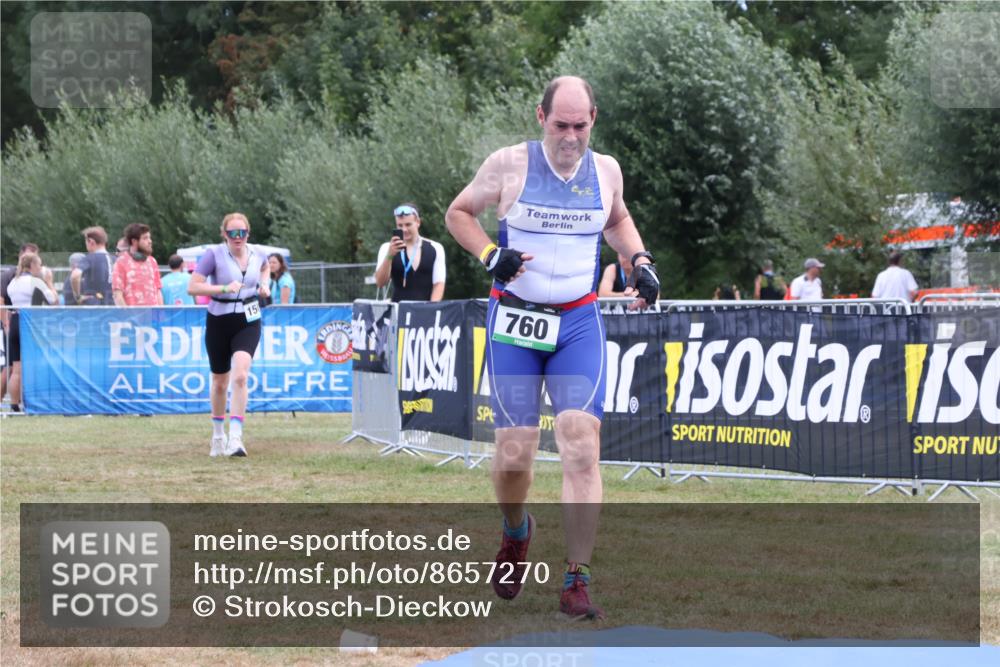 31.08.2025 - Elbe Triathlon Hamburg Strokosch-Dieckow http://msf.ph/oto/8657270 31.08.2025 12:17:46 Ziel 760, 1509 meine-sportfotos.de