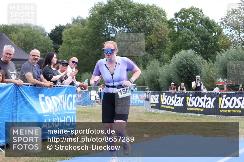 31.08.2025 - Elbe Triathlon Hamburg Strokosch-Dieckow http://msf.ph/oto/8657289 31.08.2025 12:17:53 Ziel 760, 1509 meine-sportfotos.de
