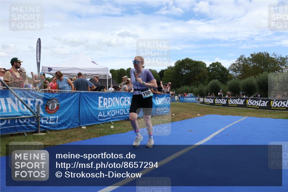 31.08.2025 - Elbe Triathlon Hamburg Strokosch-Dieckow http://msf.ph/oto/8657294 31.08.2025 12:17:55 Ziel 760, 1509 meine-sportfotos.de
