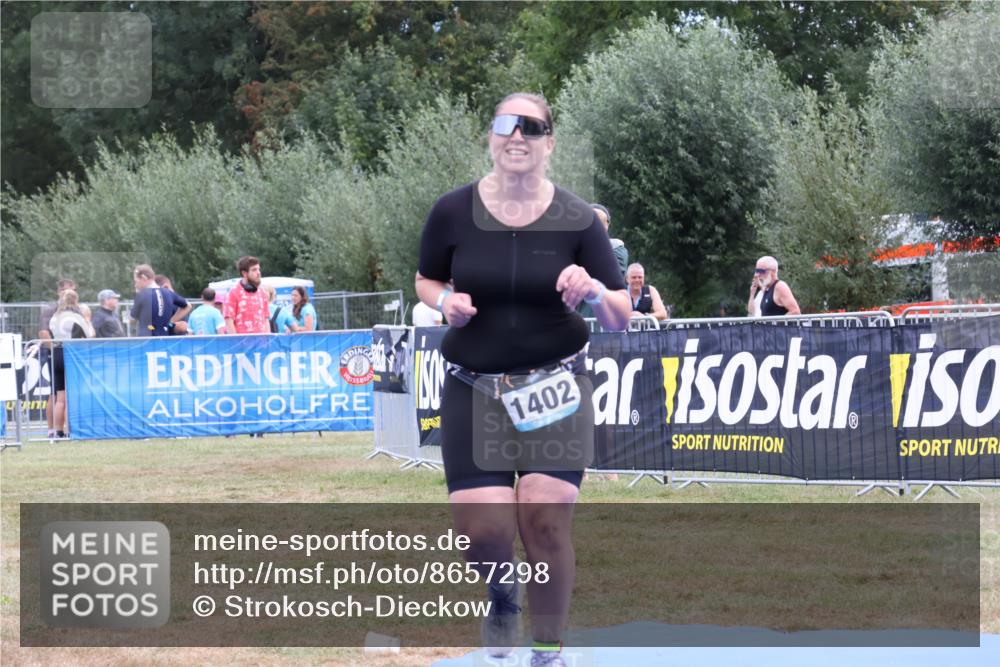 31.08.2025 - Elbe Triathlon Hamburg Strokosch-Dieckow http://msf.ph/oto/8657298 31.08.2025 12:18:17 Ziel 1402 meine-sportfotos.de