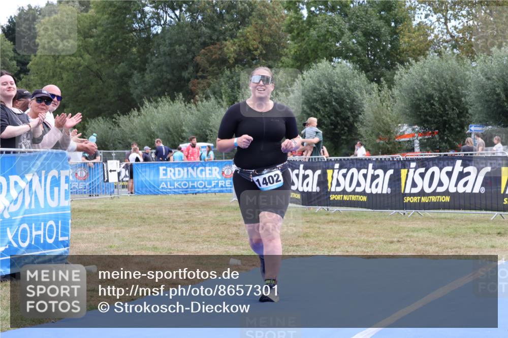 31.08.2025 - Elbe Triathlon Hamburg Strokosch-Dieckow http://msf.ph/oto/8657301 31.08.2025 12:18:17 Ziel 1402 meine-sportfotos.de