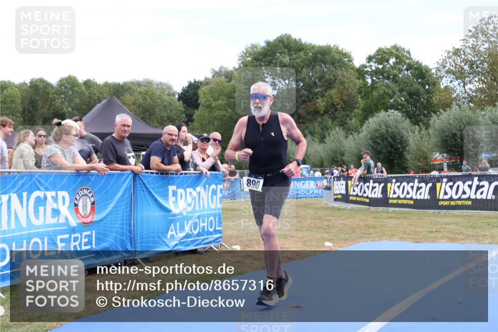 31.08.2025 - Elbe Triathlon Hamburg Strokosch-Dieckow http://msf.ph/oto/8657316 31.08.2025 12:18:30 Ziel 890 meine-sportfotos.de