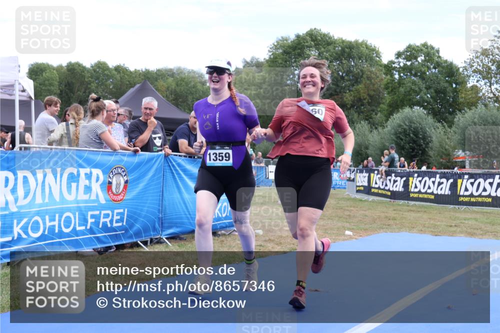 31.08.2025 - Elbe Triathlon Hamburg Strokosch-Dieckow http://msf.ph/oto/8657346 31.08.2025 12:19:24 Ziel 1359, 1360, 1464 meine-sportfotos.de