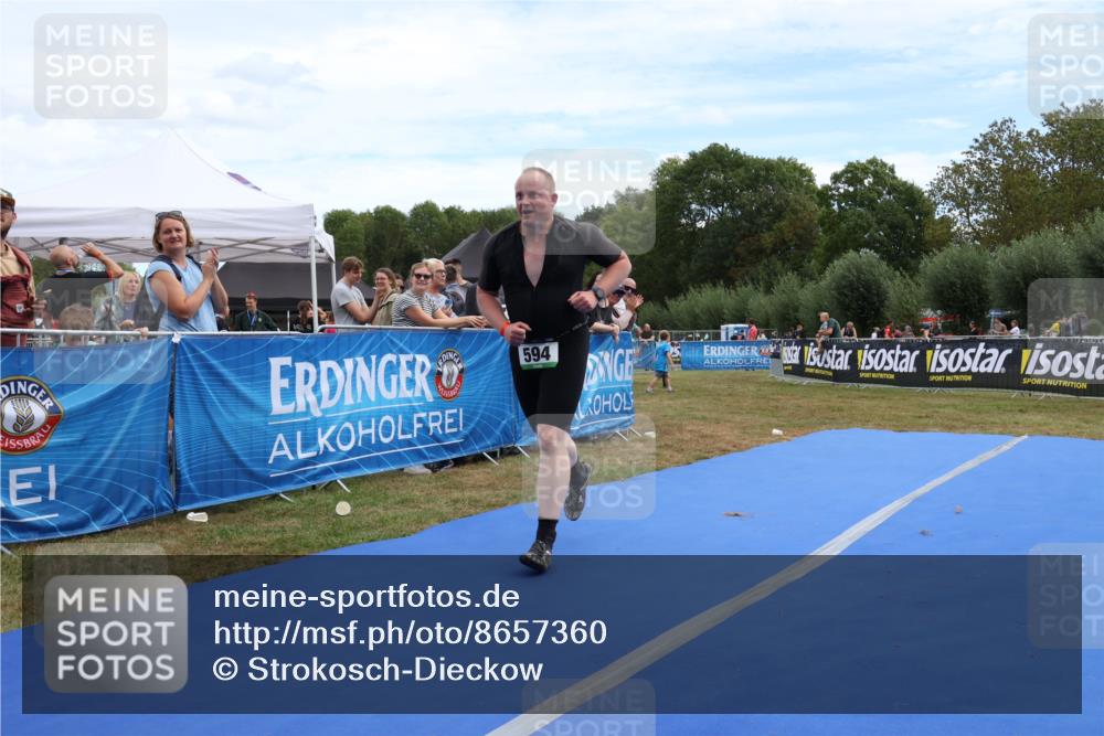 31.08.2025 - Elbe Triathlon Hamburg Strokosch-Dieckow http://msf.ph/oto/8657360 31.08.2025 12:20:31 Ziel 594 meine-sportfotos.de