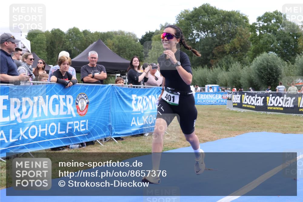 31.08.2025 - Elbe Triathlon Hamburg Strokosch-Dieckow http://msf.ph/oto/8657376 31.08.2025 12:32:29 Ziel 401 meine-sportfotos.de