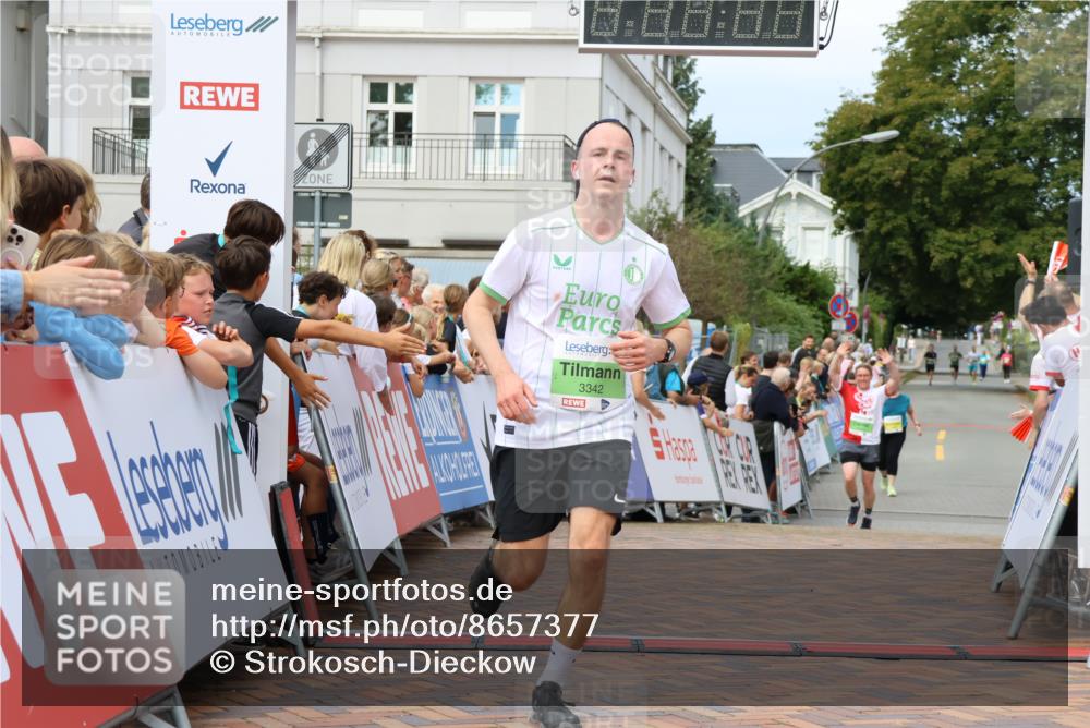 31.08.2025 - 21. Blankeneser Heldenlauf Strokosch-Dieckow http://msf.ph/oto/8657377 31.08.2025 10:55:01 Ziel 3342, 3614, 3615, 3283, 3395, 3525 meine-sportfotos.de