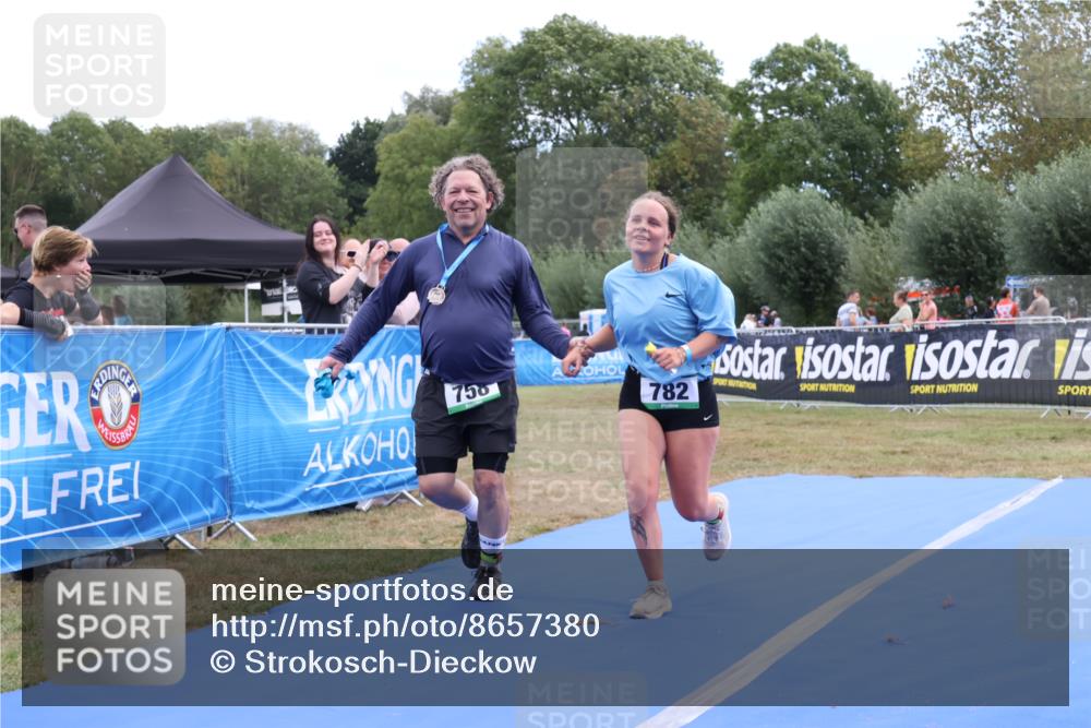 31.08.2025 - Elbe Triathlon Hamburg Strokosch-Dieckow http://msf.ph/oto/8657380 31.08.2025 12:34:17 Ziel 782 meine-sportfotos.de