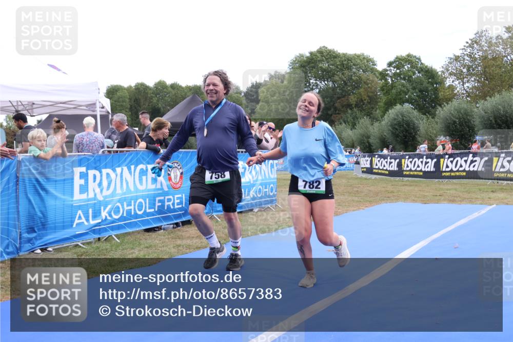 31.08.2025 - Elbe Triathlon Hamburg Strokosch-Dieckow http://msf.ph/oto/8657383 31.08.2025 12:34:18 Ziel 782 meine-sportfotos.de