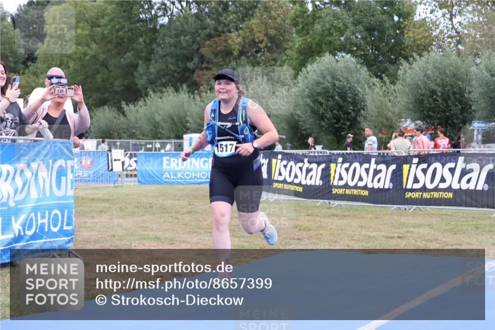31.08.2025 - Elbe Triathlon Hamburg Strokosch-Dieckow http://msf.ph/oto/8657399 31.08.2025 12:39:02 Ziel 1517 meine-sportfotos.de