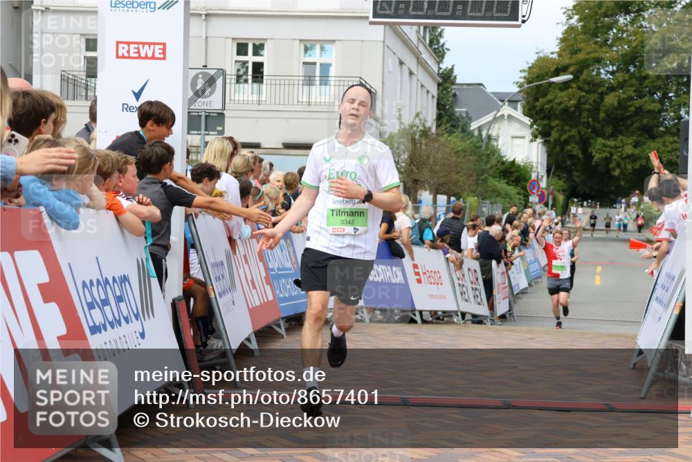 31.08.2025 - 21. Blankeneser Heldenlauf Strokosch-Dieckow http://msf.ph/oto/8657401 31.08.2025 10:55:00 Ziel 3342, 3614, 3615, 3283, 3395 meine-sportfotos.de