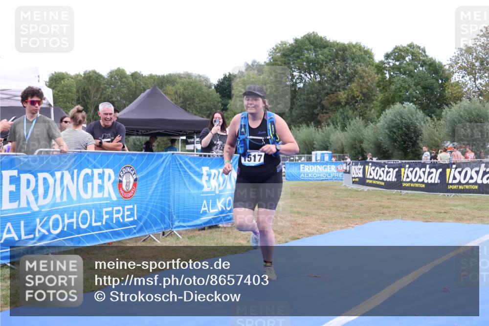 31.08.2025 - Elbe Triathlon Hamburg Strokosch-Dieckow http://msf.ph/oto/8657403 31.08.2025 12:39:03 Ziel 1517 meine-sportfotos.de