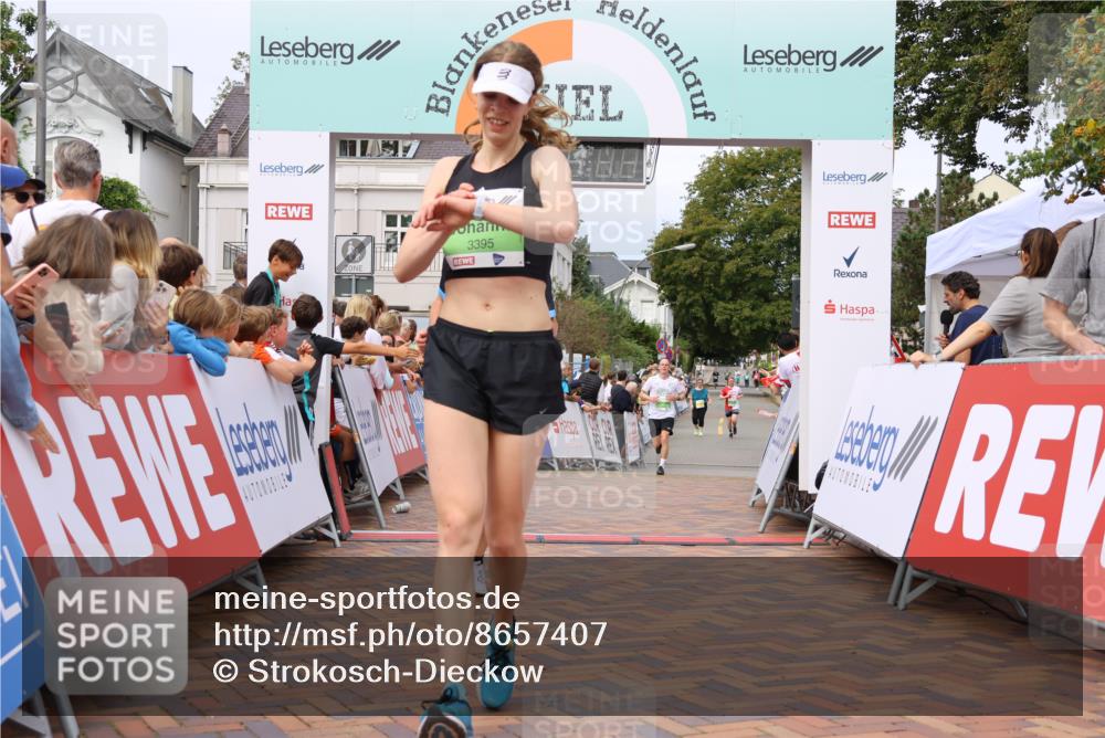 31.08.2025 - 21. Blankeneser Heldenlauf Strokosch-Dieckow http://msf.ph/oto/8657407 31.08.2025 10:54:57 Ziel 3342, 3614, 3615, 3283, 3395 meine-sportfotos.de