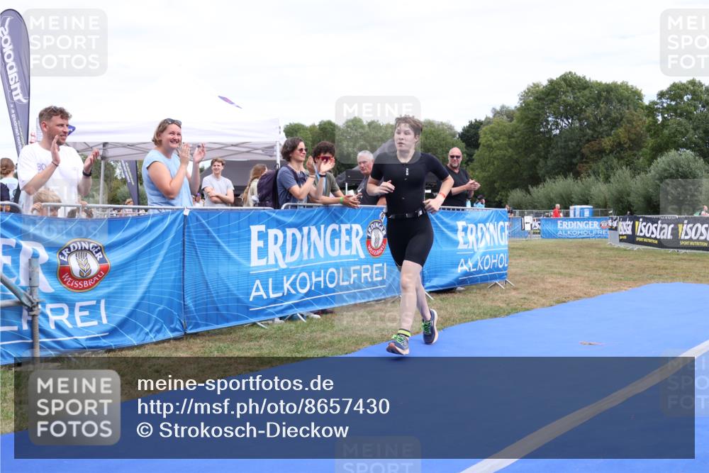 31.08.2025 - Elbe Triathlon Hamburg Strokosch-Dieckow http://msf.ph/oto/8657430 31.08.2025 12:43:22 Ziel 1626 meine-sportfotos.de